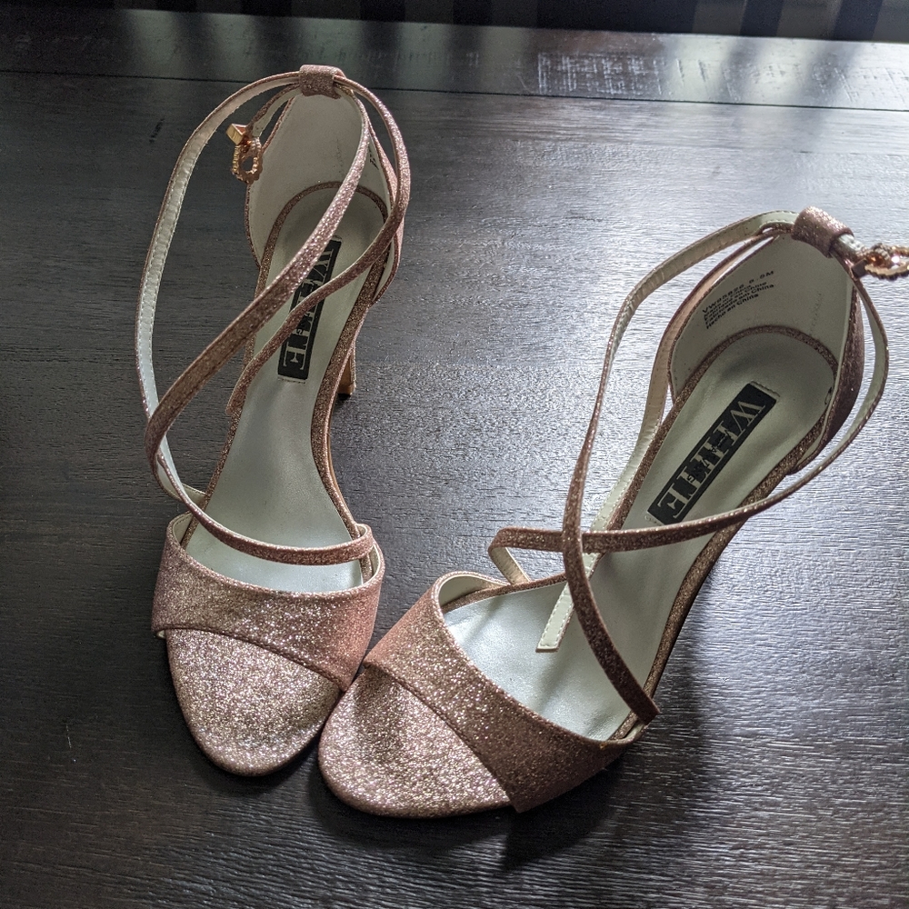 Vera Wang Shoes Rose Gold